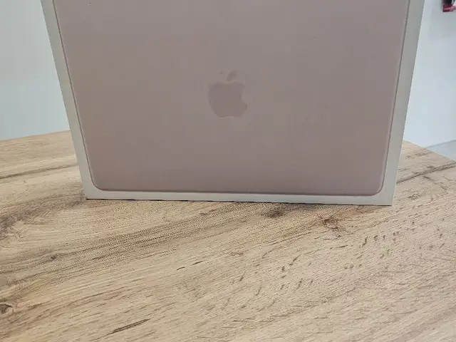 Ноутбук Apple MacBook Neo 13 Siver Indigo, Душанбе - 2