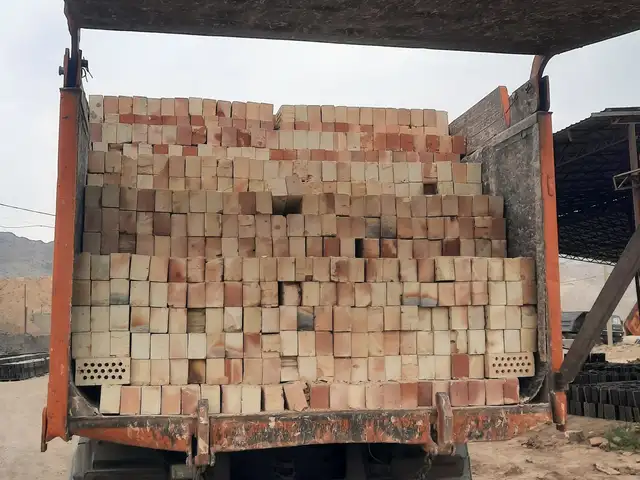 Хишти пухта, Худжанд