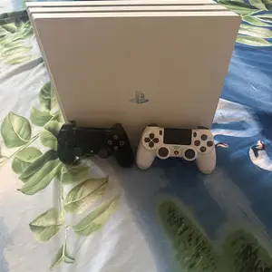 Игровая приставка PlayStation 4 про, Худжанд