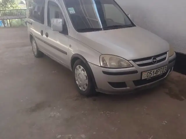 Opel Campo