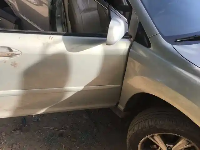 Переднее правое стекло от двери на Lexus RX400h, Душанбе