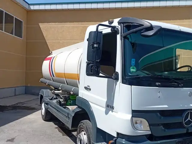 Автоцистерна Mercedes-Benz, 2010, Истаравшан
