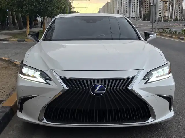 Lexus ES series