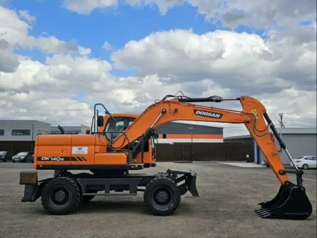 Экскаватор Doosan140 год2024, Душанбе