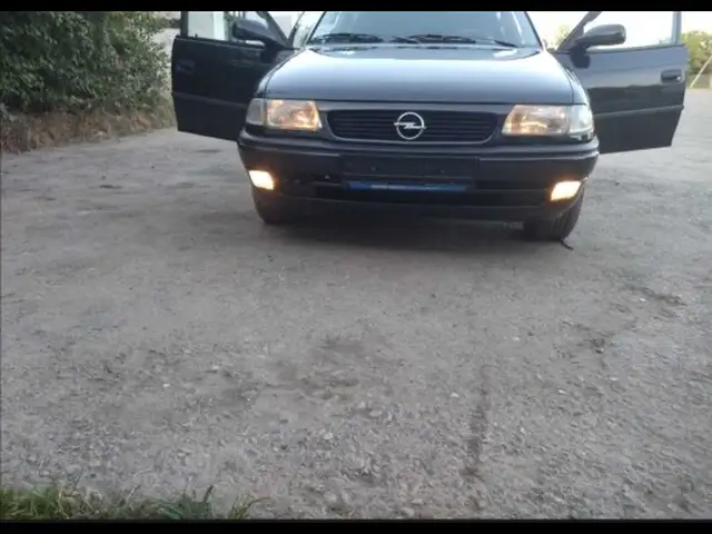 Opel Astra F