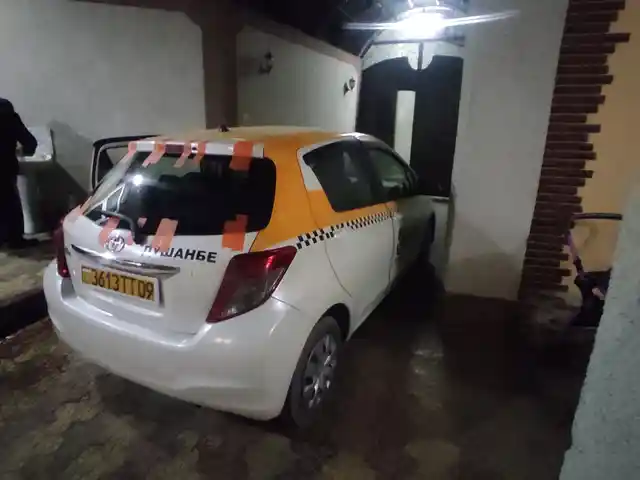 Стекло лобовое от Tоyota Vitz 2011, Душанбе