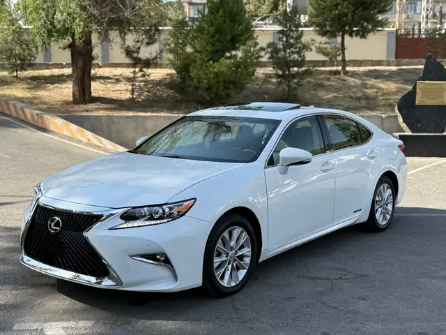 Lexus ES series