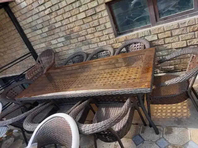 Плетенный стол со стульями, Душанбе