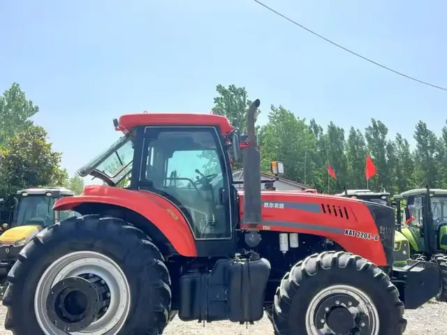 Трактор 2204, Душанбе