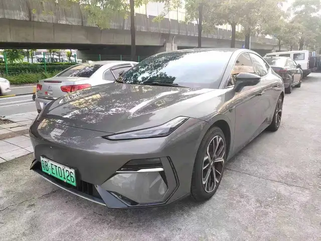 Geely Galaxy E8