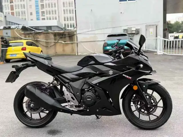 Мотоцикл Suzuki GSX, Душанбе