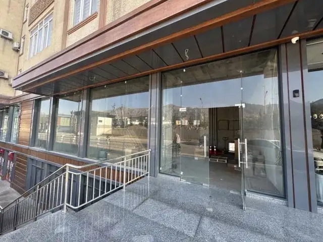 Помещение под свободное назначение, 247м², 18 мкр, Хуҷанд