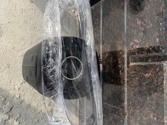 Стекло фары на BMW G11, Хуҷанд