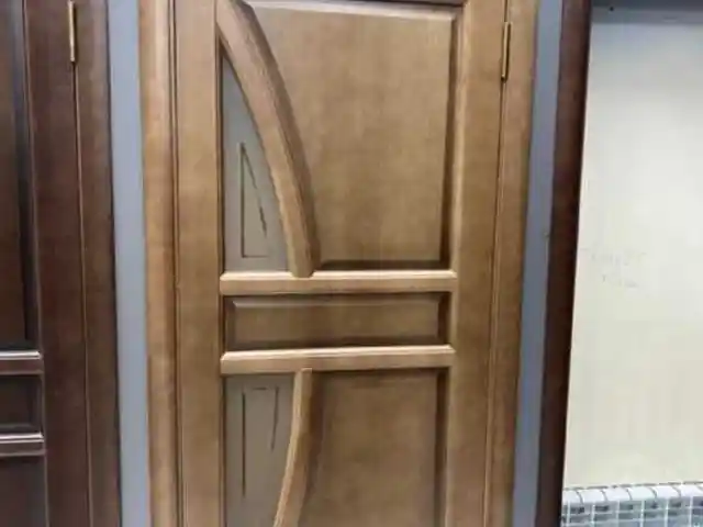 Деревянная дверь, Душанбе