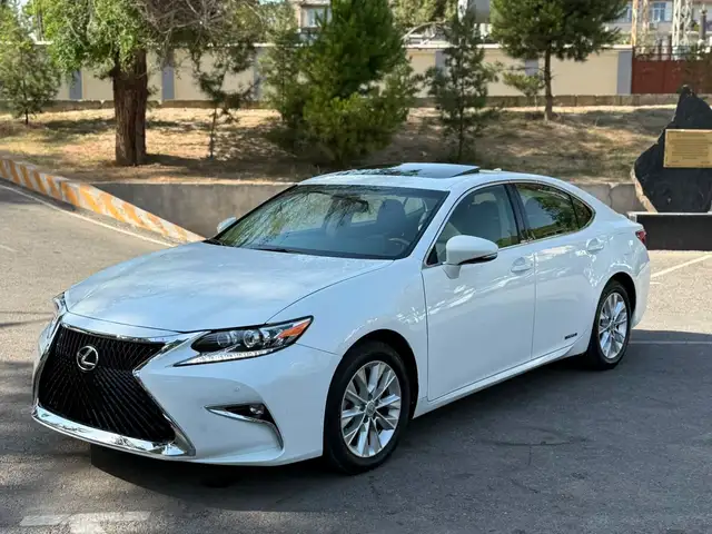 Lexus ES series