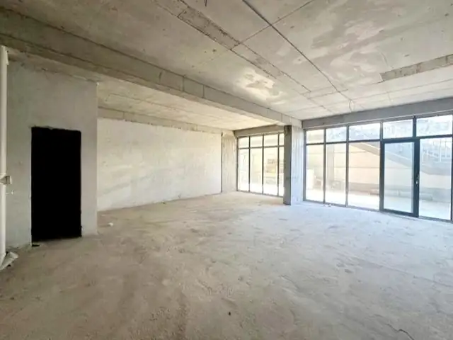 Помещение под свободное назначение, 58м², 18 микрорайон, Хуҷанд