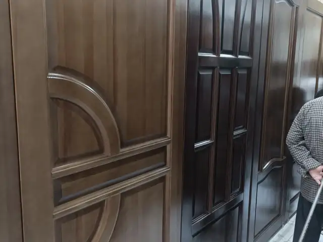 Деревянная дверь, Душанбе