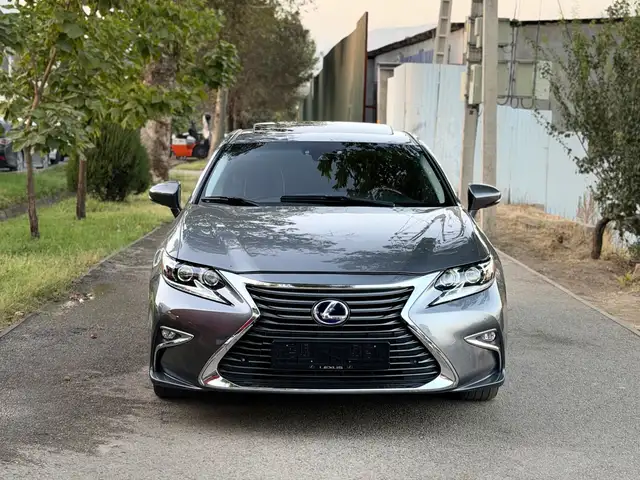 Lexus ES series