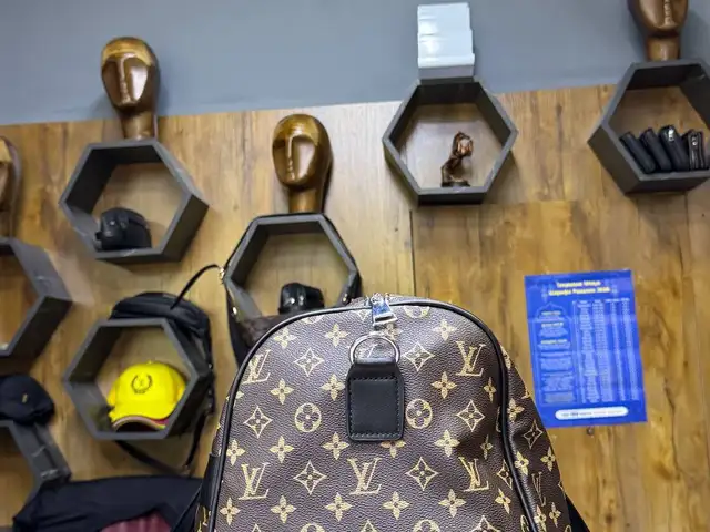 Мужская кожаная сумка из бренда Louis Vuitton, Душанбе - 4