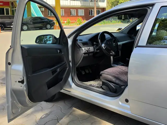 Opel Astra H, 2009, Турсунзода - 9