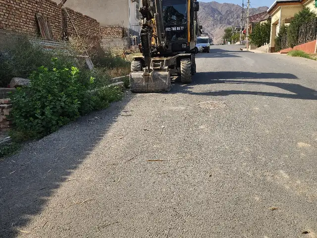 Экскаватор, Худжанд