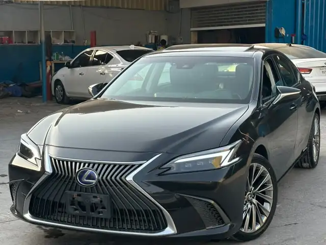 Lexus ES series