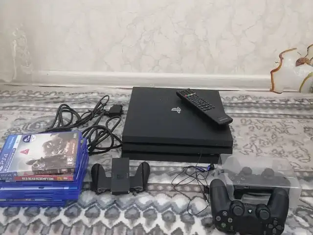 Игровая приставка Sony Play Station 4 pro, Худжанд