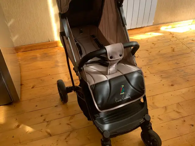 Коляска Pierre Cardin, Душанбе
