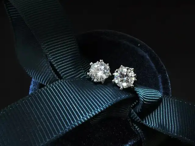 Серьги алмазная пыль, Душанбе