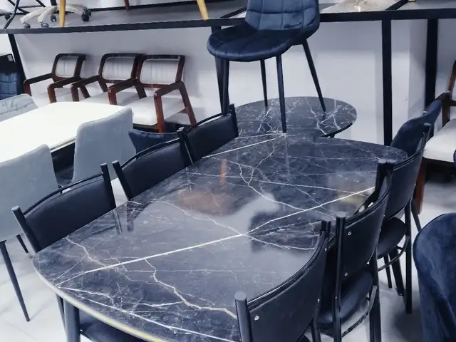 Cтол со стульями, Душанбе