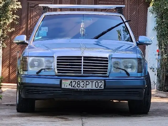 Mercedes-Benz W124