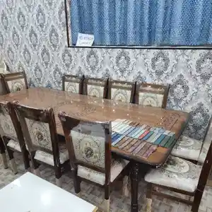 Стол и стулья, Дусти (Джиликуль)