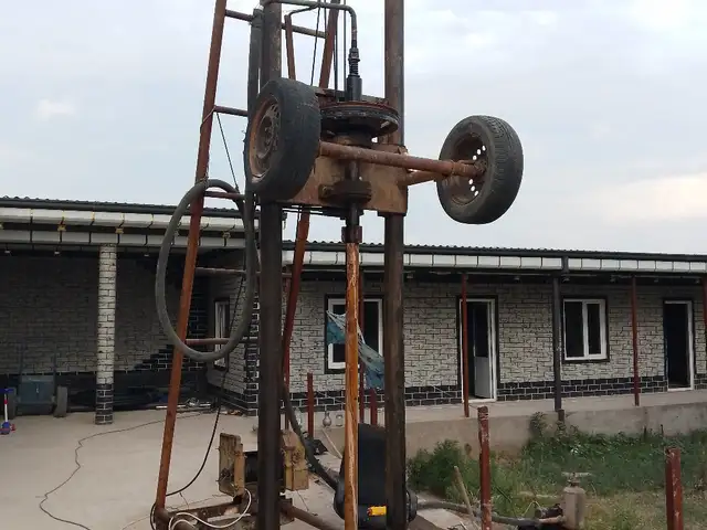 Хизматрасонии кофтани скважи хурд, Хуҷанд