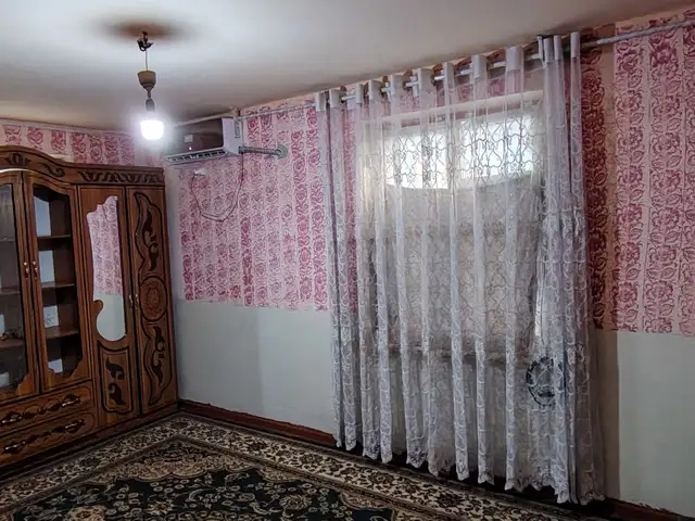 2-комн. квартира, 1 этаж, 50 м², Ш Бохтар тец назди мактаби 11 дом панелнияй, Бохтар (Курган-Тюбе)