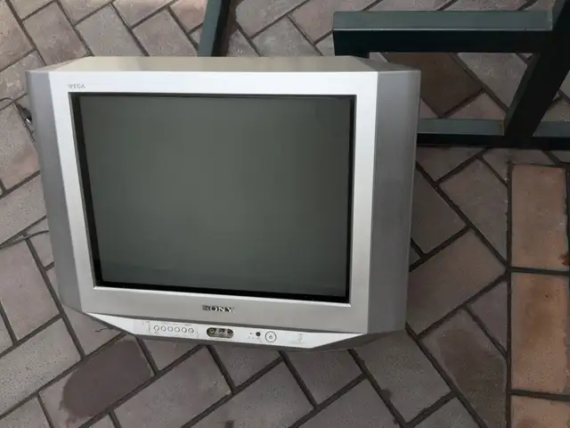 Телевизор Sony Trinitron, Хуҷанд