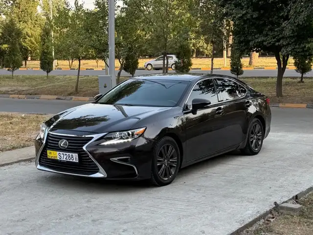 Lexus ES series