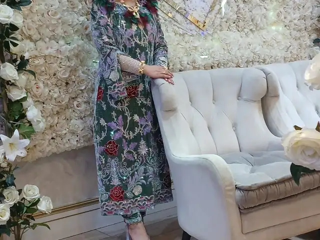 Куртаи аруси, Душанбе