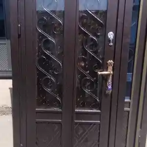 Дверь, Душанбе