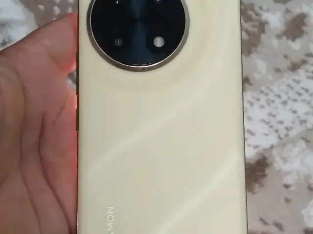 Tecno Camon 30S, Ҳамадонӣ