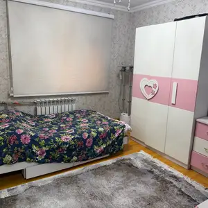 Детская кровать на двоих с шкафом и детским столом, Душанбе