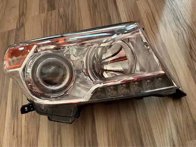 Передняя фара на Toyota LC200, Душанбе