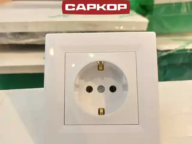 Розетка Schneider Electric с заземлением, Душанбе