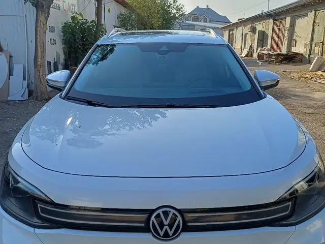 Лобовое стекло от Volkswagen, Худжанд