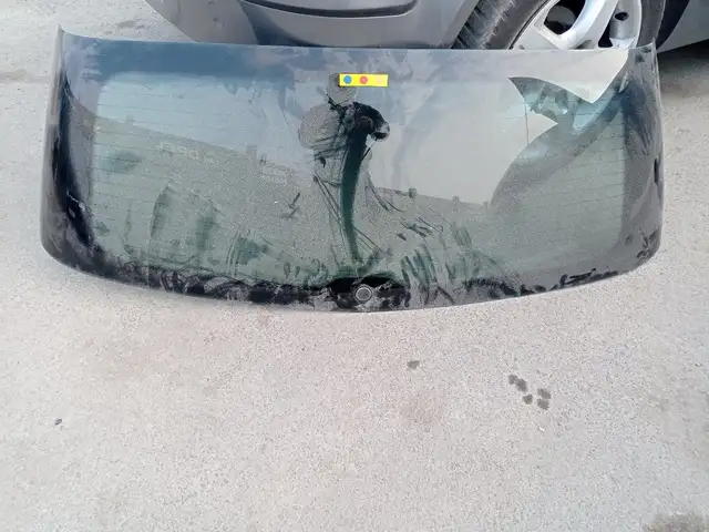 Заднее лобовое стекло от Zafira B, Худжанд