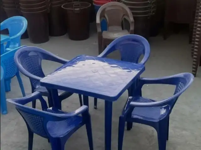 Стол и стулья, Душанбе