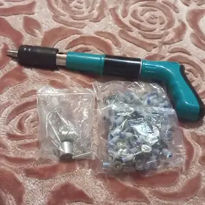 Пистолет по бетону, Вахдат