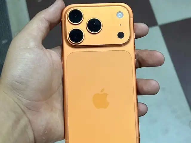 Apple iPhone 17 Pro, 256 gb, Cosmic Orange, Душанбе