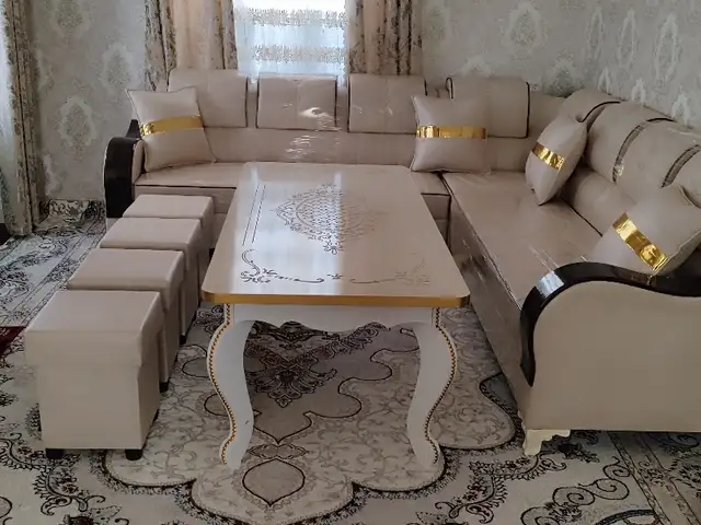 Уголок, Хуҷанд