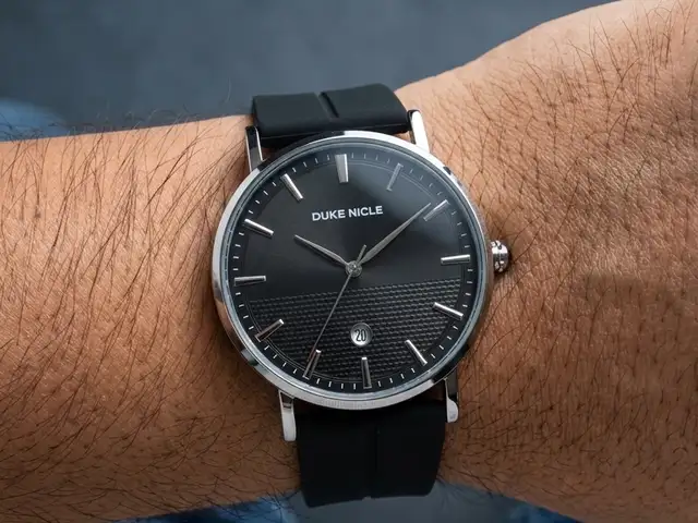 Соат Duke Nicle, Душанбе
