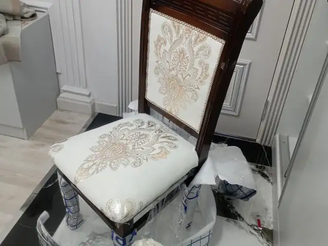 Стулья, Душанбе